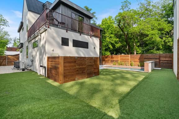 Walkable East Austin! Backyard Pool, Pet-Friendly - Image 4