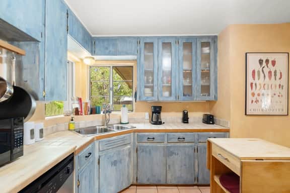 Bouldin Creek Charmer w Bonus Flex Room & Patio! - Image 3