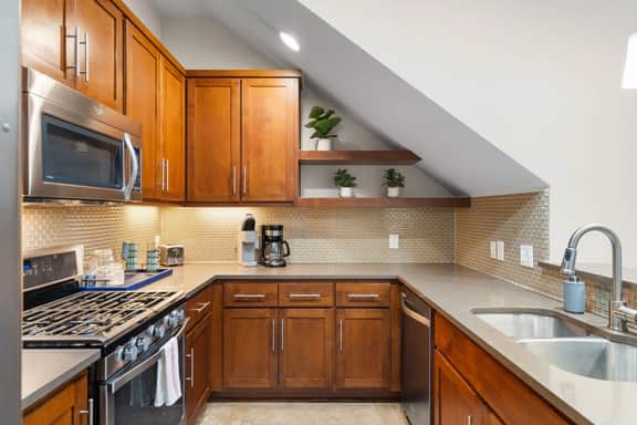 Chic S ATX Home Mins to Barton Springs & SoCo Ease - Image 2